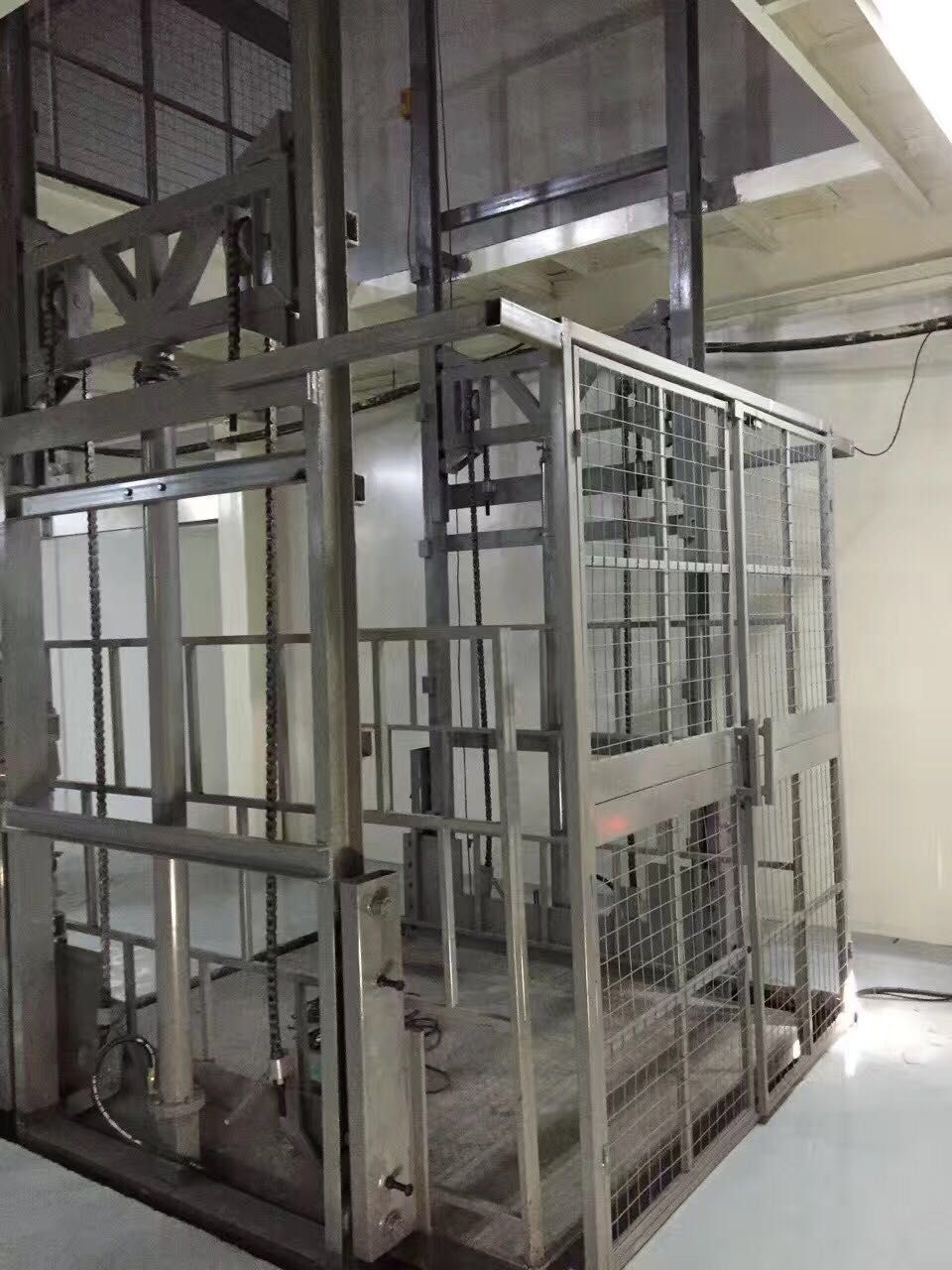 消息显示:吐血整理！升降货梯型号怎么选？一招让你不再被坑