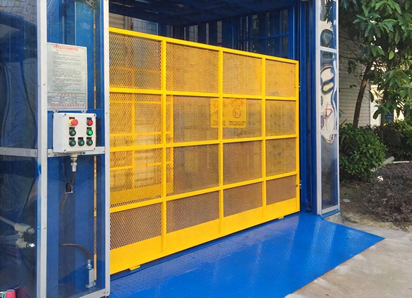 液压升降梯在凉山安装，一步到位直顶式，效率翻倍省心省力